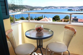 Apartman Tina sea view